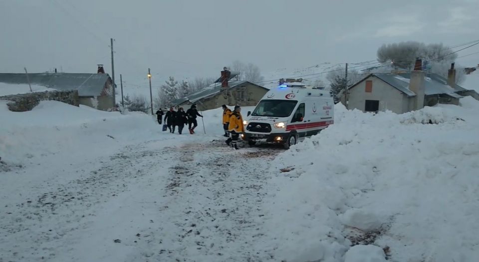 Erzincan'da hasta kadın için seferberlik