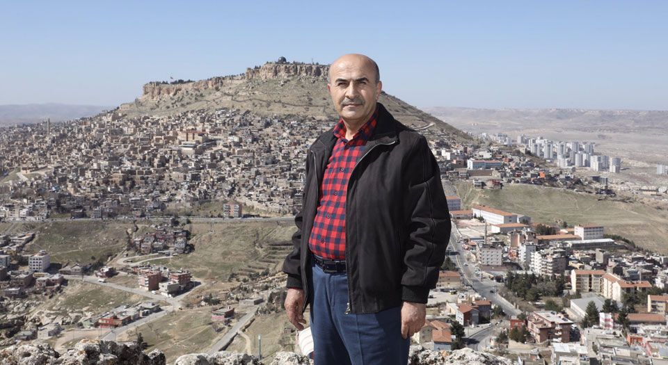 Mardin'de Cuma Tepesi'ne tırmanan ilk Vali oldu