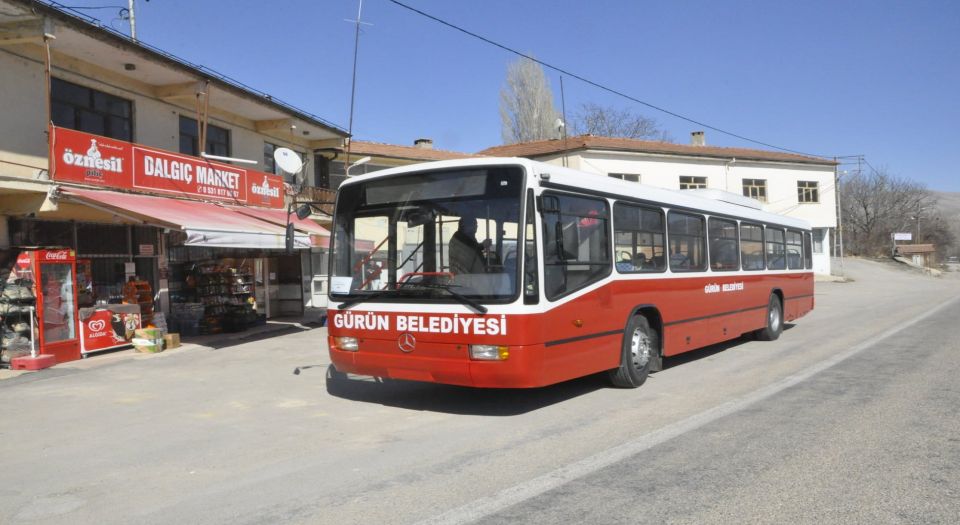 İstanbul Büyükşehir'den Sivas Gürün'e otobüs bağışı