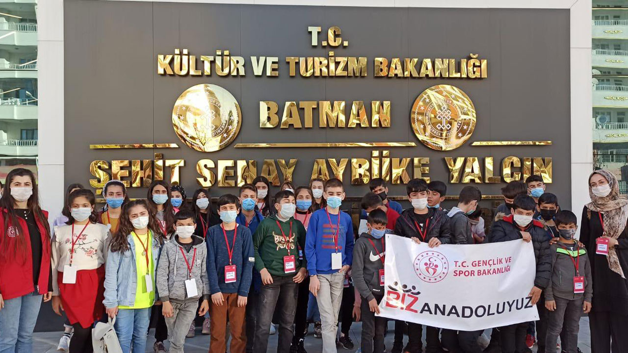 Siirt'ten gelen öğrenciler Batman'ı ziyaret etti