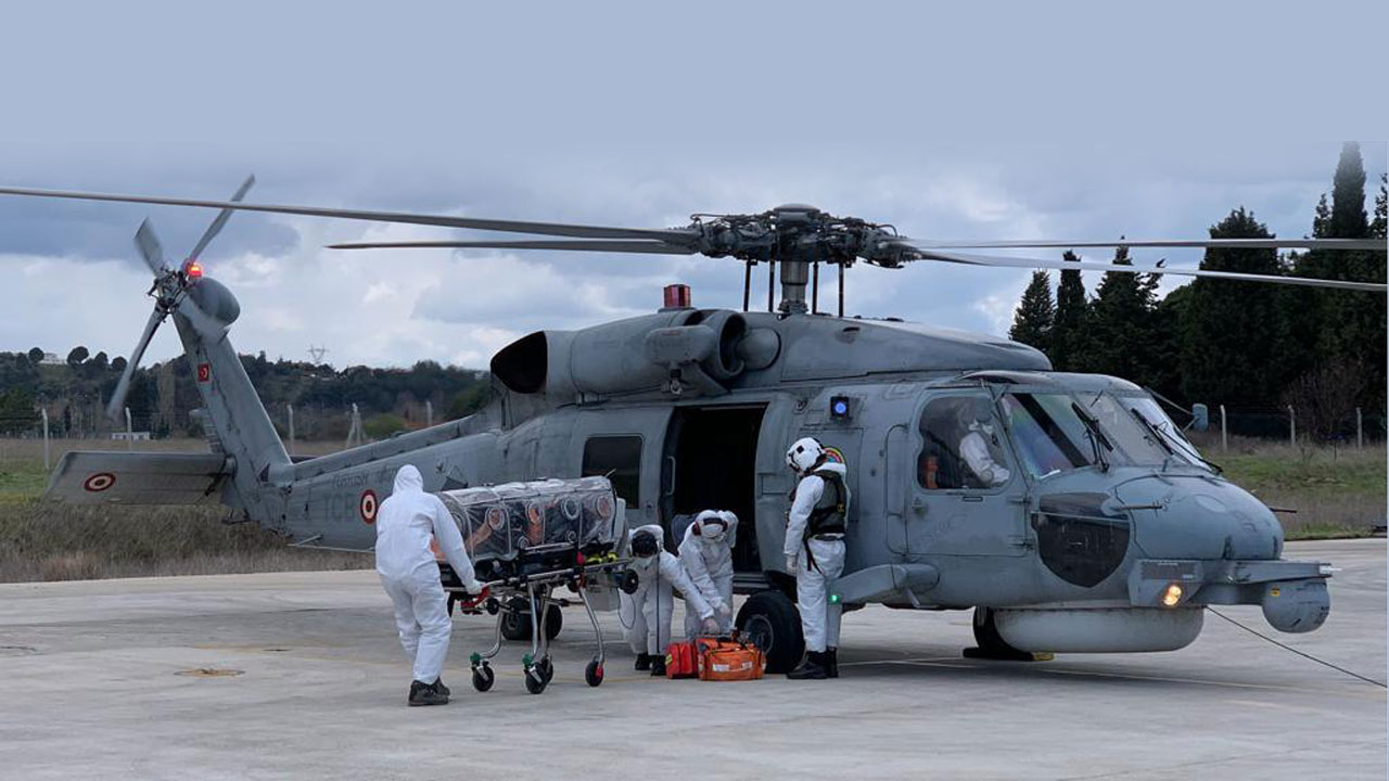 Çanakkale'de COVID hastası askeri helikopterle sevk edildi