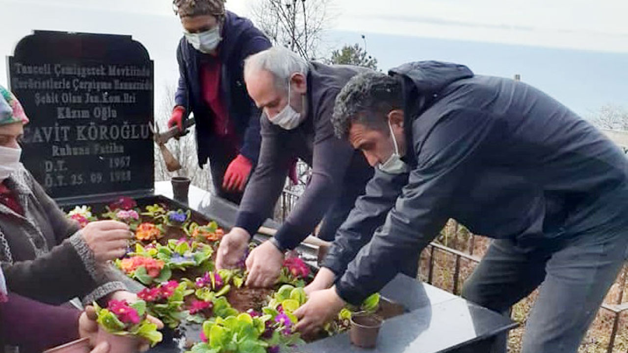 Rize Fındıklı'da şehit mezarları çiçeklendirildi