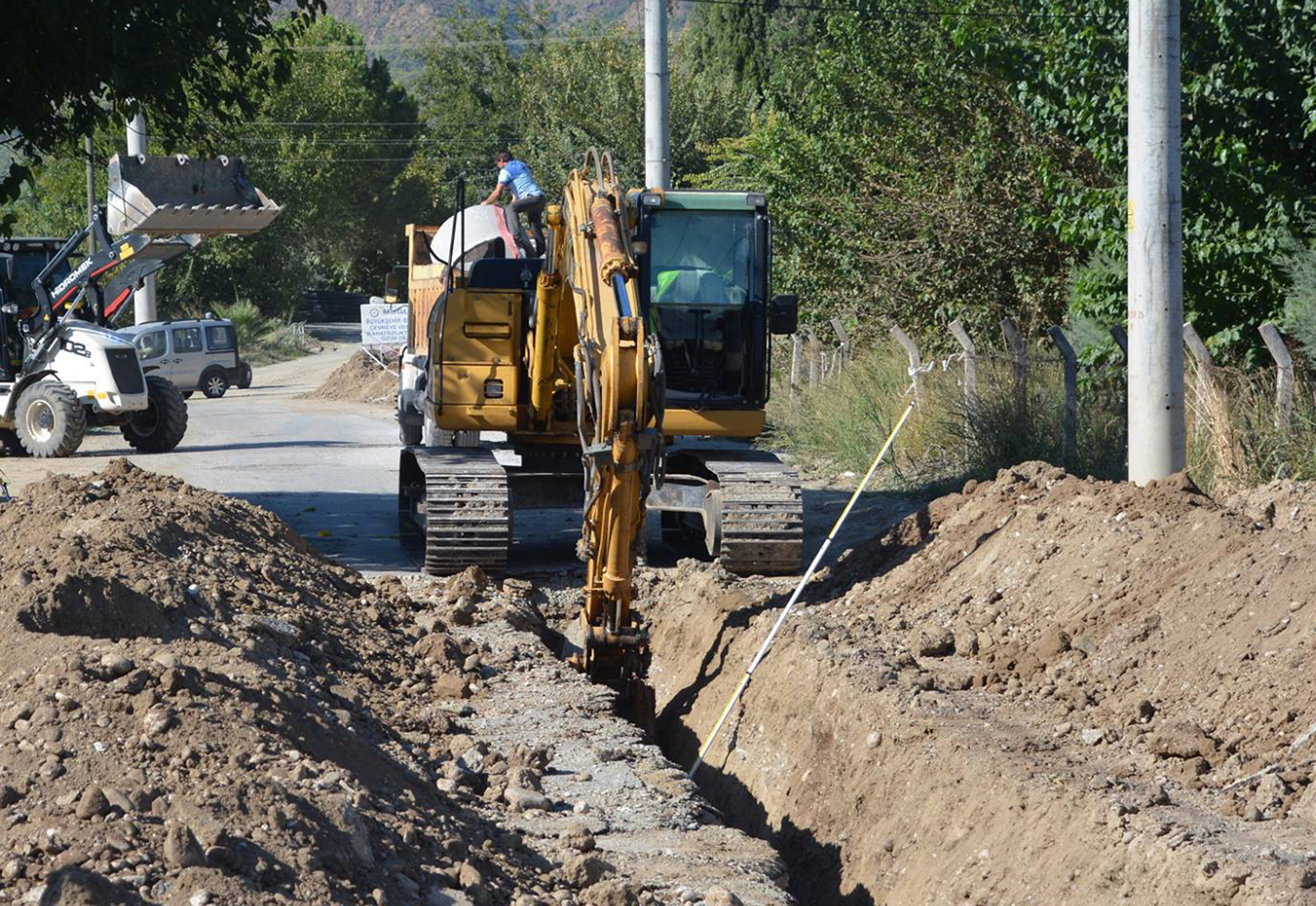 Muğla'da 14 mahallenin daha hattı yenilendi