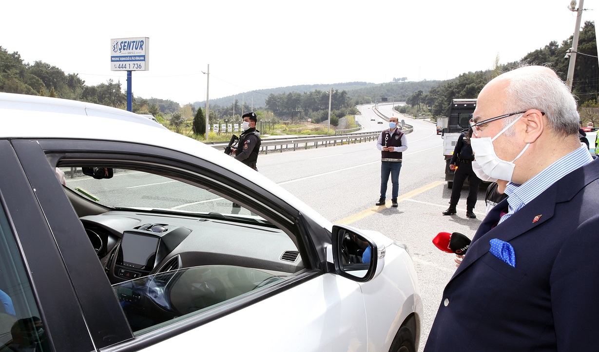 İzmir'de vaka sayısı düşmüyor