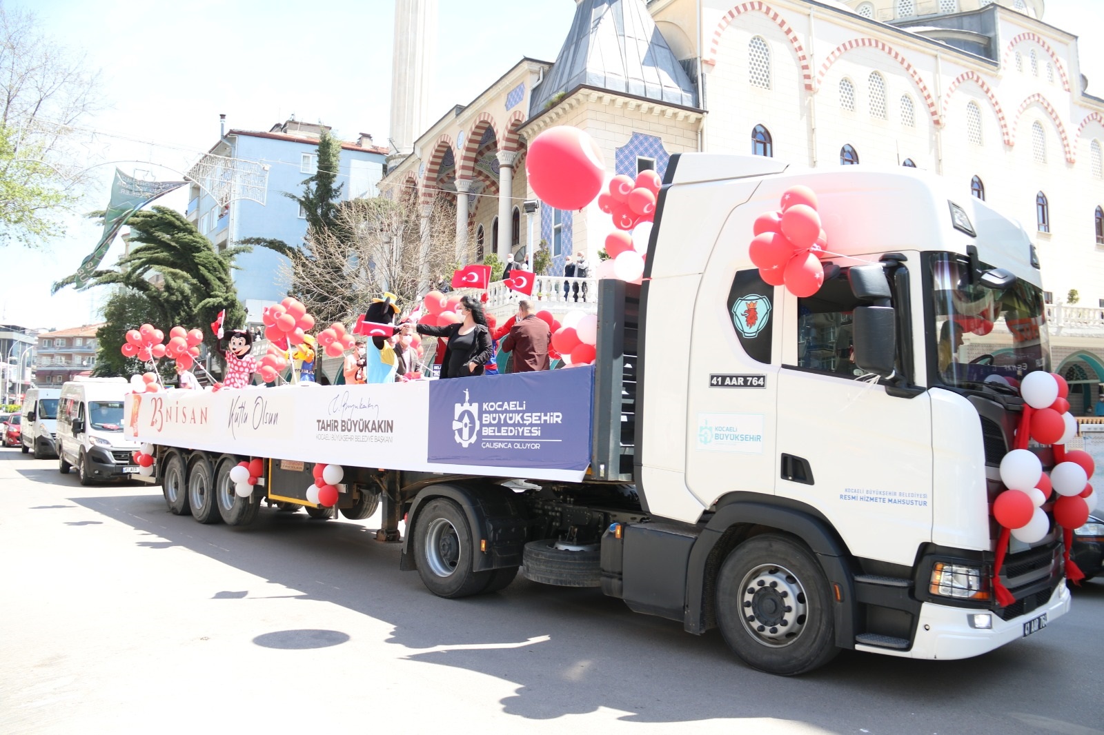 Kocaeli Şehir Tiyatroları'ndan çocuklara bayram havası