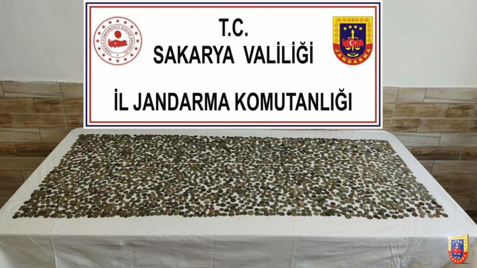 Sakarya'da jandarmadan tarihi sikke operasyonu