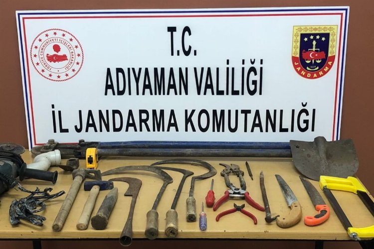 Adıyaman Sincik'te elektrik direği çalındı 