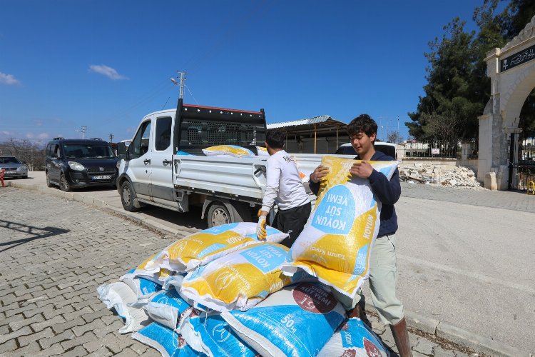 Afetzede besicilere Gaziantep'ten yem desteği