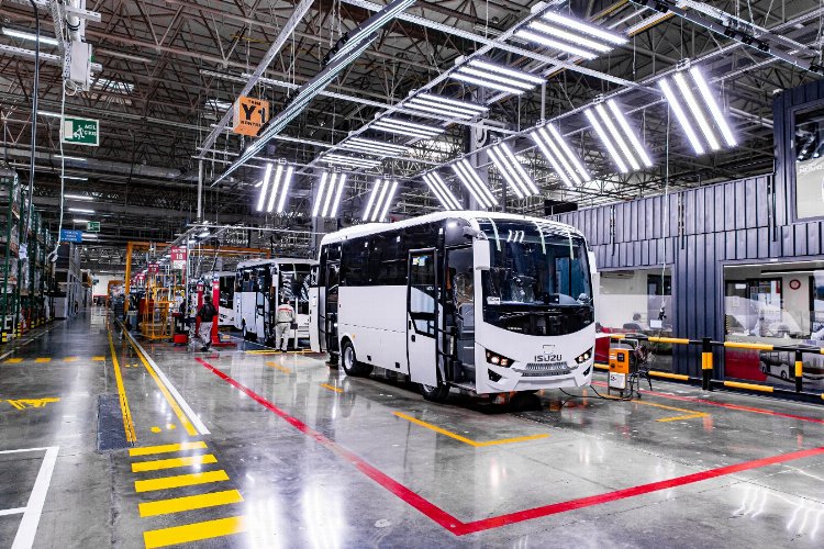 Anadolu Isuzu midibüs ihracatında 20. kez şampiyon