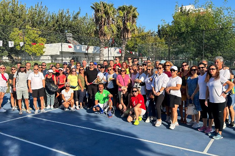 Antalya Muratpaşa'da tenis turnuvası başladı