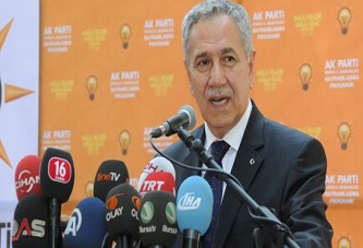 Arınç: Kadın herkesin içinde kahkaha atmayacak