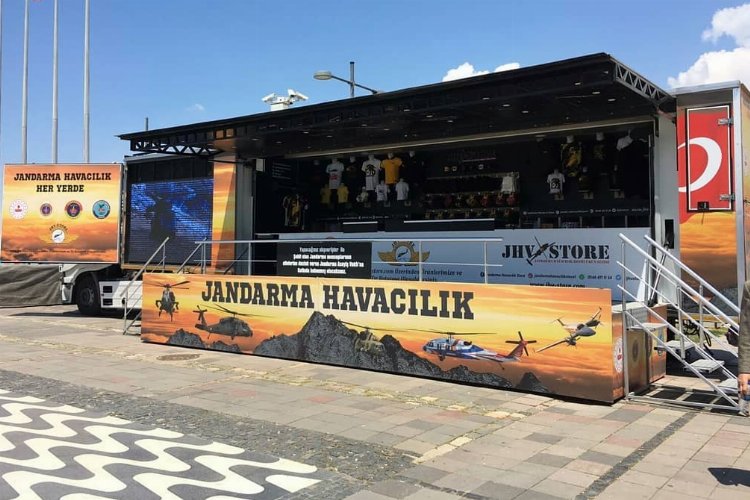 Askeri ürünlerin olduğu JhvStore Tırı Mudanya'da