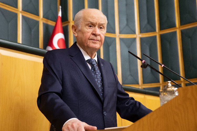 Bahçeli: Minderden kaçma, gel!