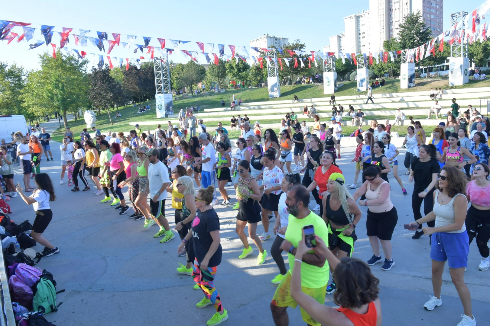 Beylikdüzü'nde hem spor yaptılar, hem eğlendiler