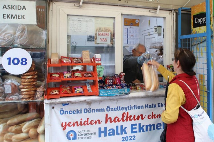 Bir yılda 16 milyon ekmek üretti