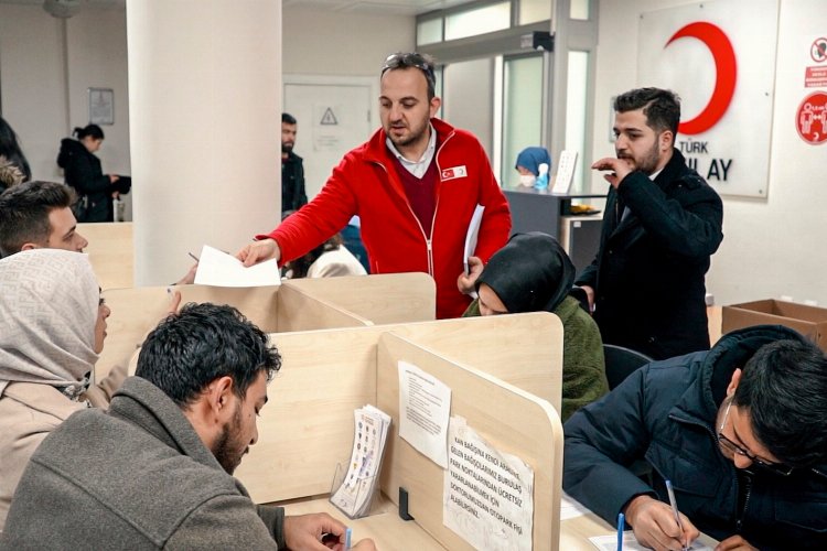 Bursa'da AK gençlerden örnek bağış