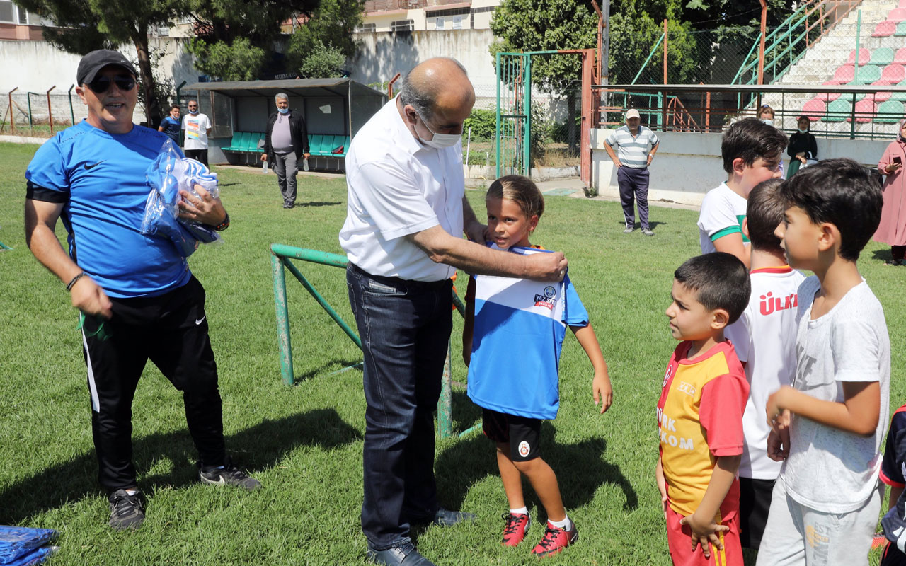 Bursa’da Mudanya Yaz Spor Okulu’nda formalar Başkan Türkyılmaz’dan