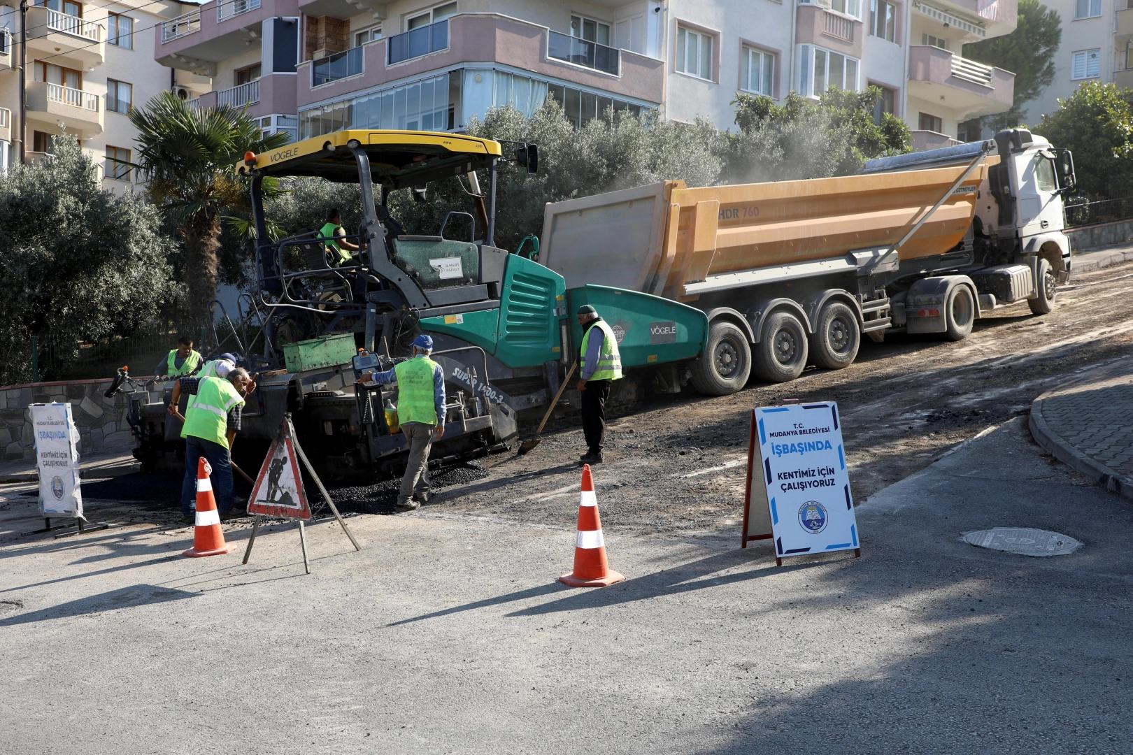 Bursa Mudanya'da yollara yerel bakım