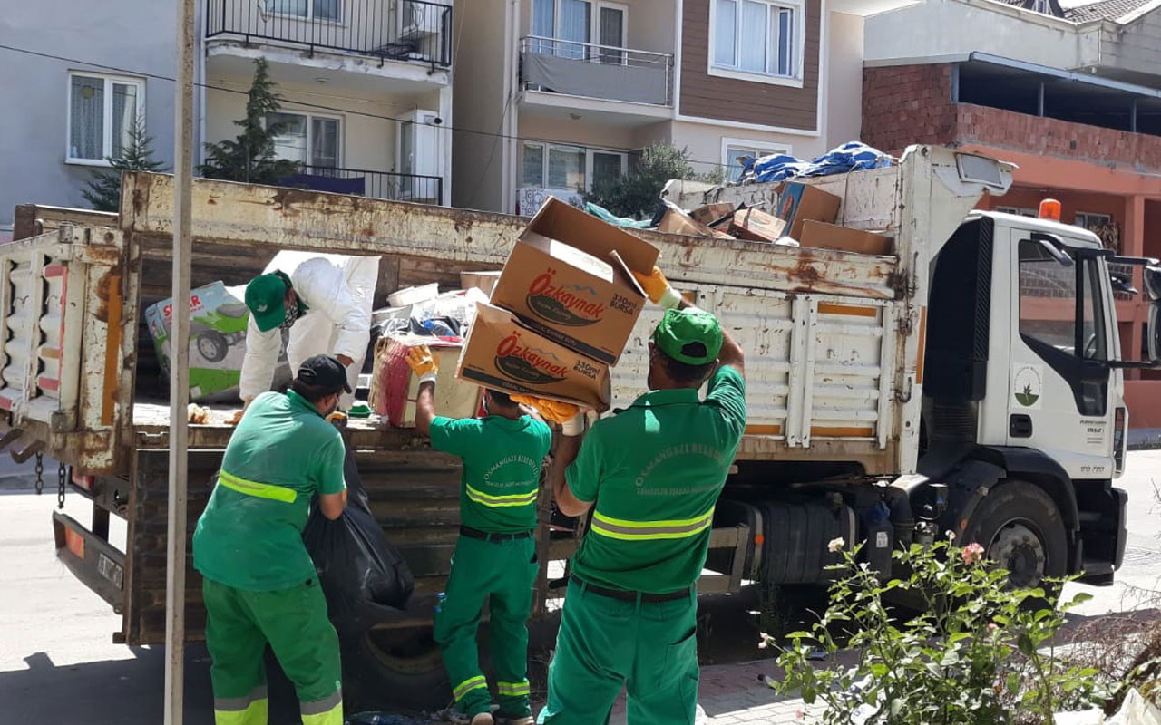 Bursa Osmangazi’deki çöp ev temizlendi