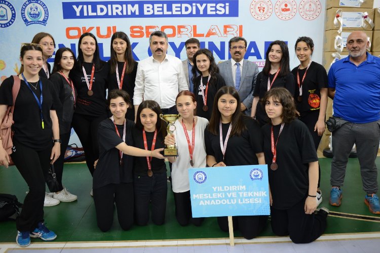 Bursa Yıldırım'da Okul Sporları Şenliği tamamlandı 