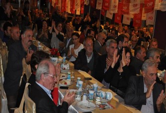 CHP’liler Hürriyet’in gecesine akın etti