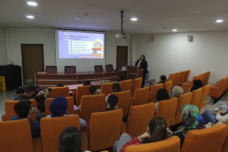 Çınar Akademi’den ‘Sınav Kaygısı’ semineri