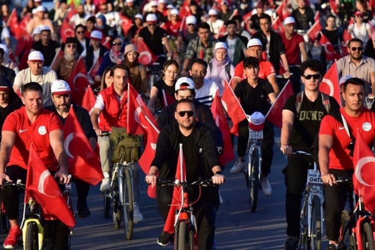 Cumhuriyet'in 100'üncü yılı için pedalladılar