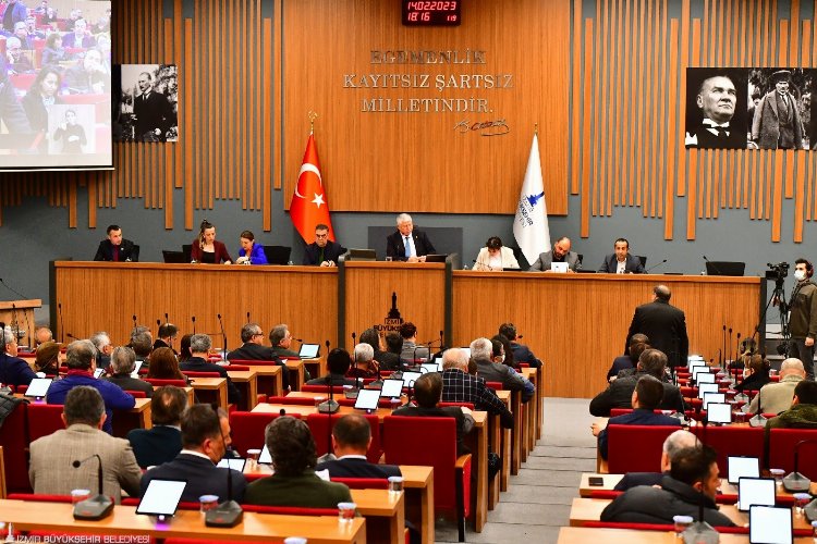 Deprem bölgesindeki çiftçilere yem desteği