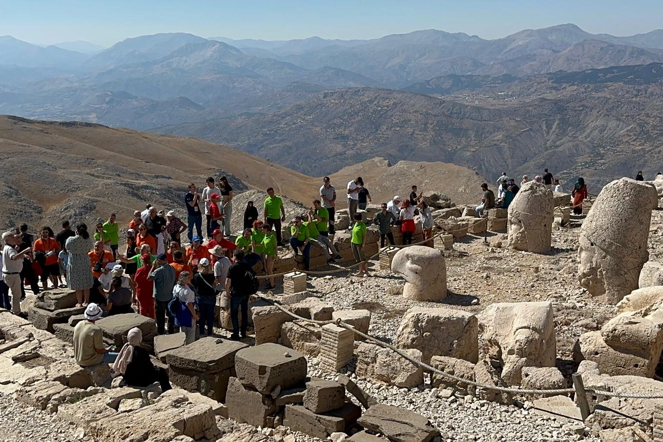 Engelliler için Nemrut Dağı zirvesinde konser