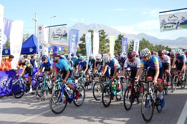 Erciyes Uluslararası Yol Biskleti yarışları başladı