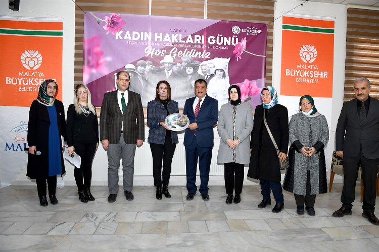 'Güçlü kadınlar güçlü toplumların temellerini atıyor'