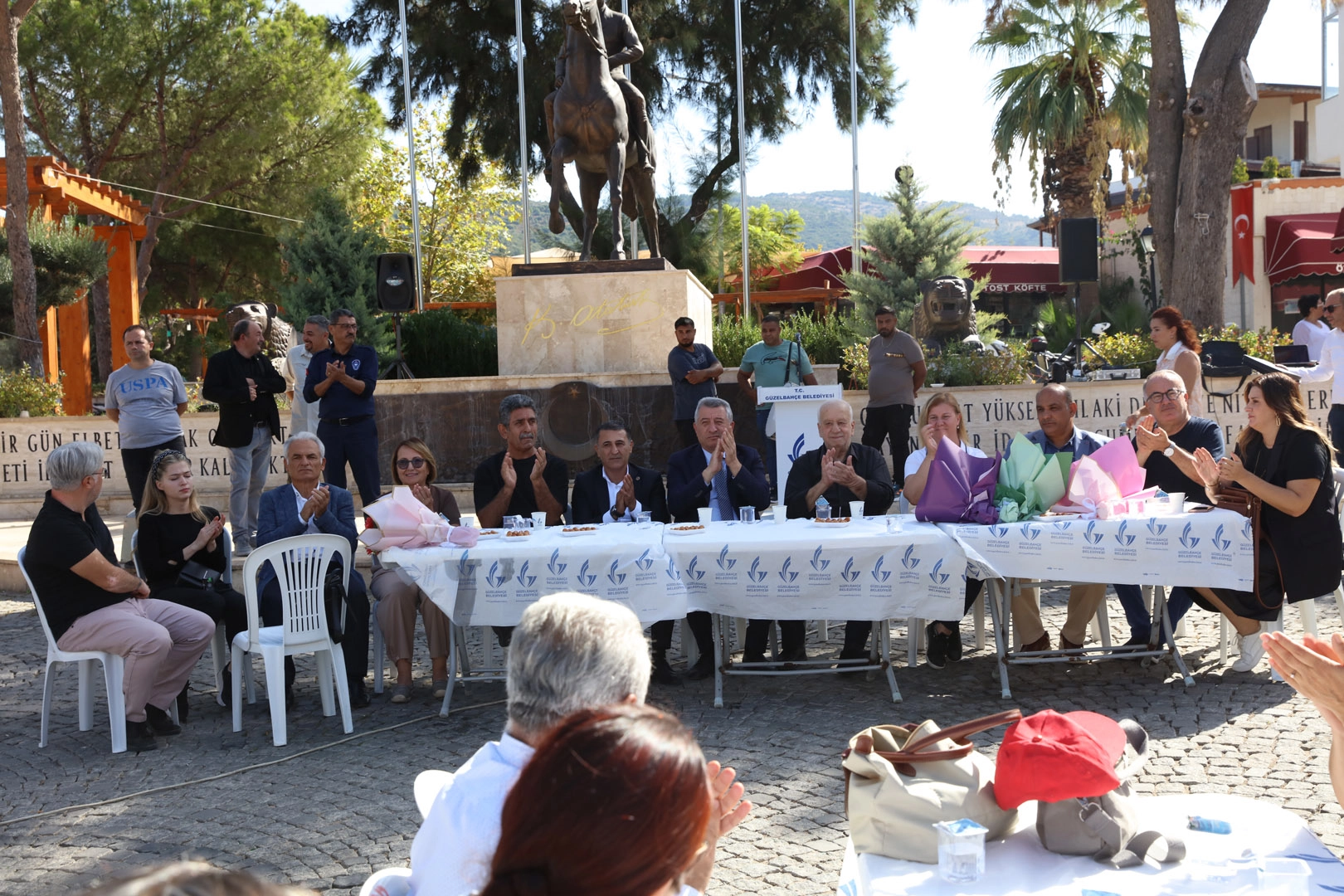 Güzelbahçe’de çifte toplu sözleşme mutluluğu