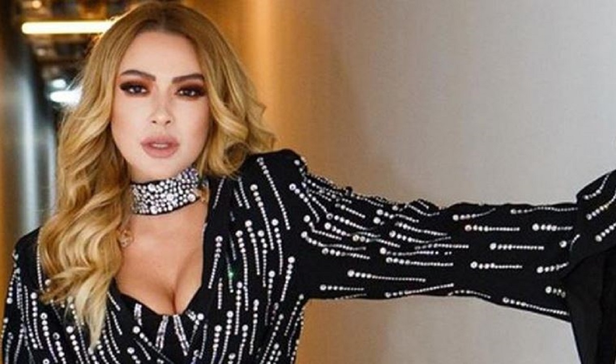 Hadise’den barış sinyali