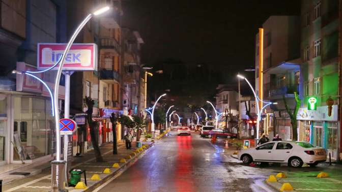 İstasyon Caddesi Aydınlatılıyor