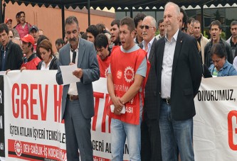 İşten atılanlar için eylem yaptılar