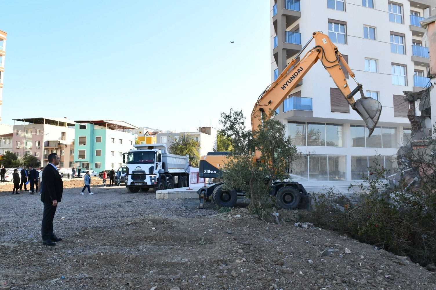 İzmir Çiğli'de Balatçık'a yeni yol... Trafiği rahatlatacak yıkımlar başladı