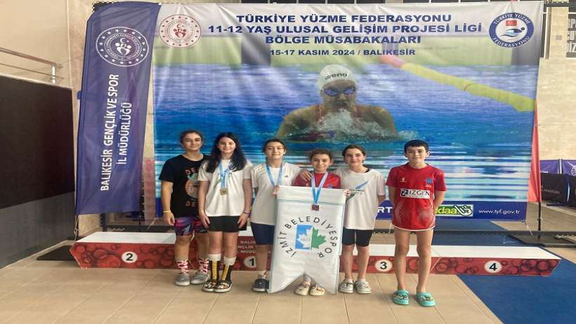 İzmit Belediyespor yüzmede finalde