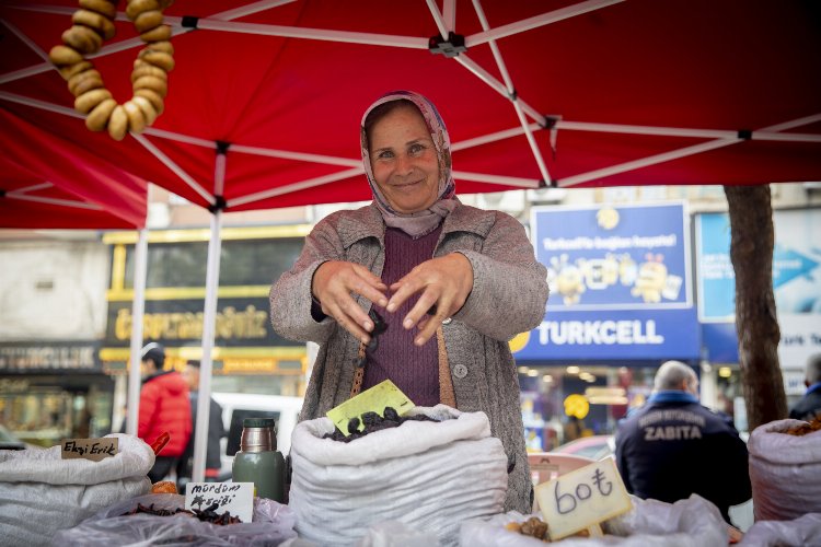 Kadınlar hem kazanıyor hem sosyalleşiyor