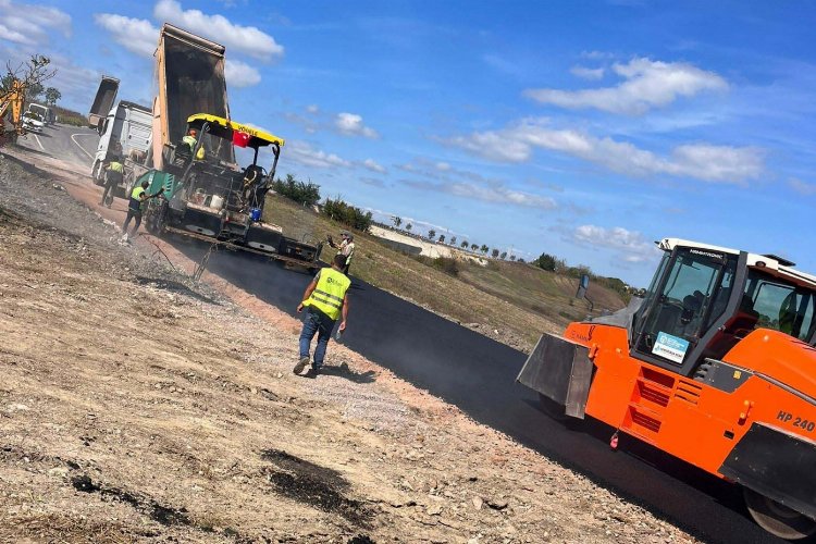 Kandıra Akçakese köy içi yolu genişletildi