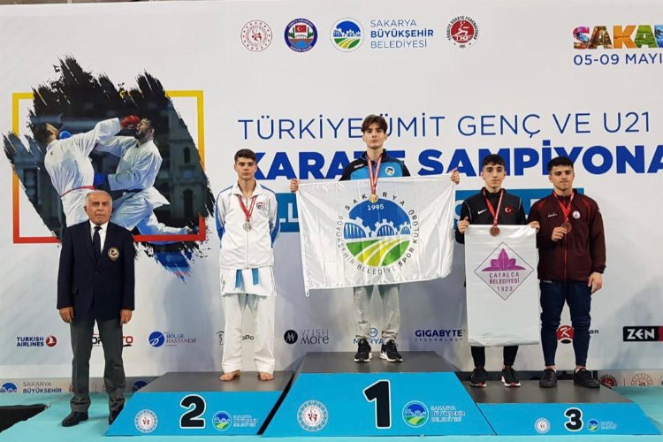 Karate şampiyonasına Sakarya Büyükşehir damga vurdu