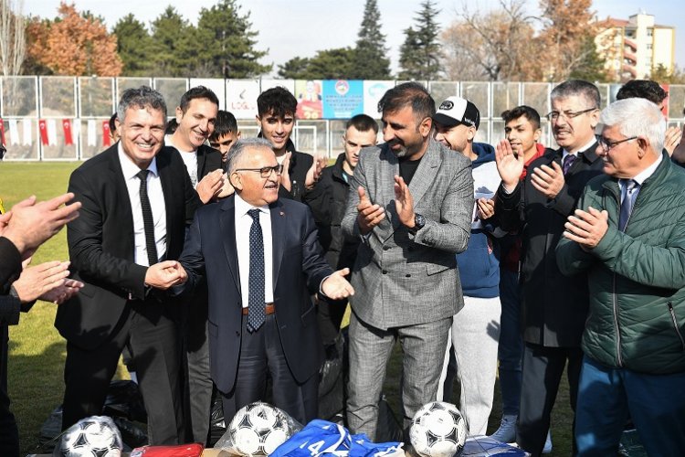 Kayseri Büyükşehir'den amatör kulüplere büyük destek