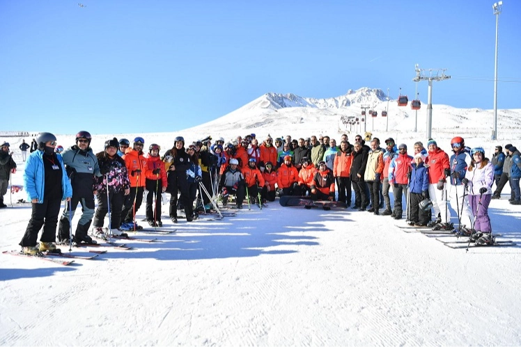 Kayseri Erciyes'te sezon açıldı