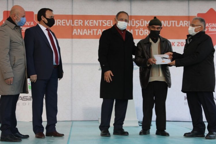 Kayseri Kocasinan'da anahtarlar teslim ediliyor