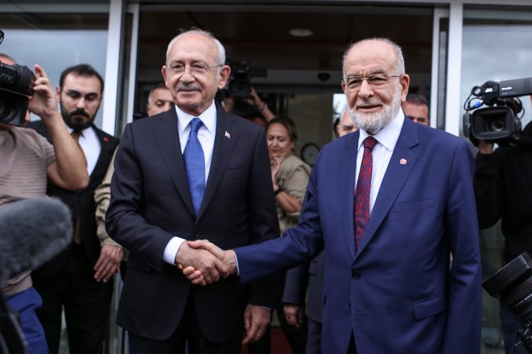 Kılıçdaroğlu, Karamollaoğlu'nu ziyaret etti