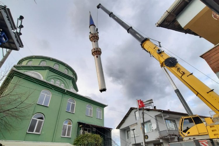 Kocaeli İzmit'te lodoszede minareyi A Takımı ayağa kaldırdı