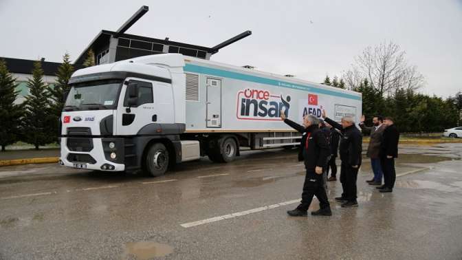 Kocaeliden Ukraynaya mobil yemek tırı gönderildi