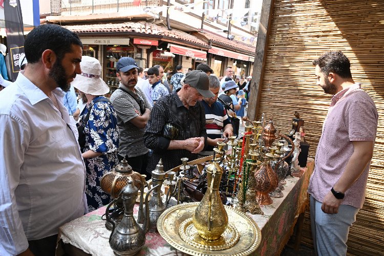 Konya Tarihi Bedesten'te alışveriş bereketi