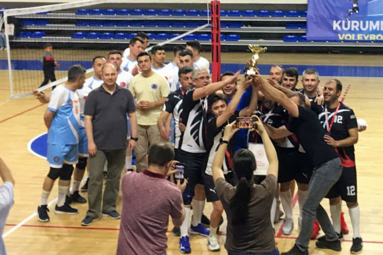 Kütahya'da kurumlararası Voleybol Turnuvası sonuçlandı