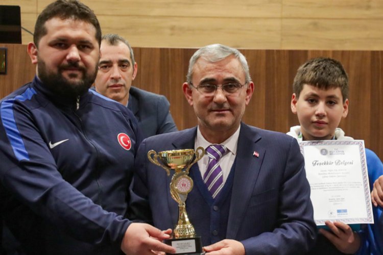 Kütahya'nın başarılı sporcuları ödüllendirildi