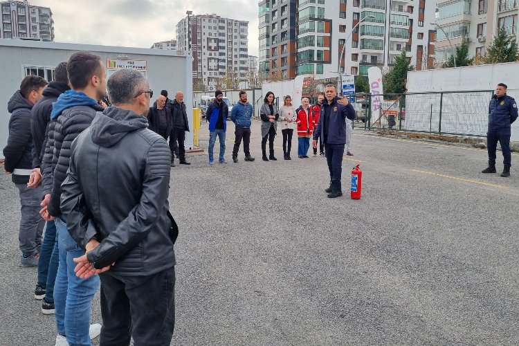 Malatya İtfaiyesi'nden konteyner kentlere yangın eğitimi